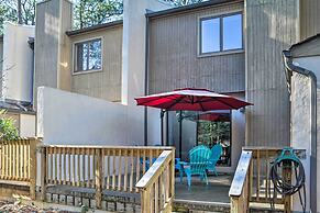 Townhome w/ Outdoor Shower < 1 Mile to Downtown