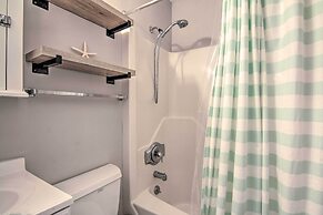 Townhome w/ Outdoor Shower < 1 Mile to Downtown