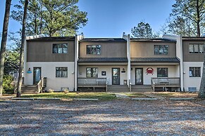 Townhome w/ Outdoor Shower < 1 Mile to Downtown