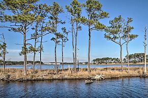 Townhome w/ Outdoor Shower < 1 Mile to Downtown