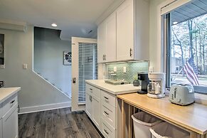 Townhome w/ Outdoor Shower < 1 Mile to Downtown