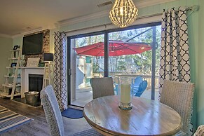 Townhome w/ Outdoor Shower < 1 Mile to Downtown