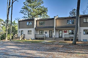 Townhome w/ Outdoor Shower < 1 Mile to Downtown