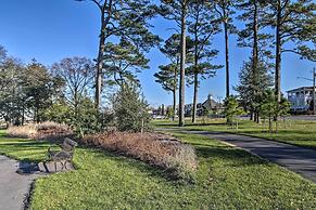 Townhome w/ Outdoor Shower < 1 Mile to Downtown