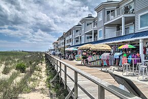 Townhome w/ Outdoor Shower < 1 Mile to Downtown