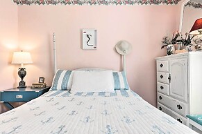 Cute & Cozy Gulf Shores Bungalow: 1/2 Mi to Beach!