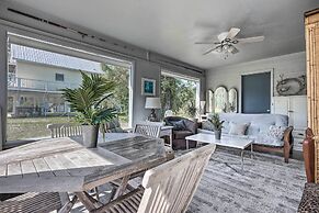 Cute & Cozy Gulf Shores Bungalow: 1/2 Mi to Beach!
