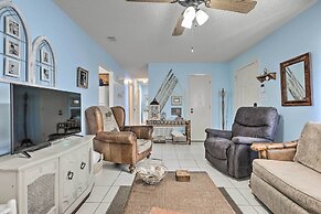 Cute & Cozy Gulf Shores Bungalow: 1/2 Mi to Beach!