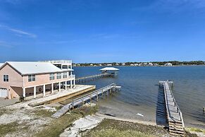 Stylish Gulf Shores Getaway w/ Dock Access!