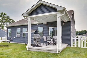 Covered Patio, Grill & Hammock: Frankford Home!