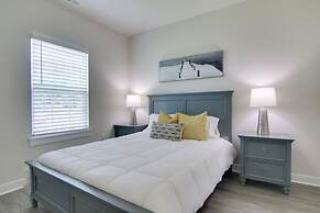 Covered Patio, Grill & Hammock: Frankford Home!