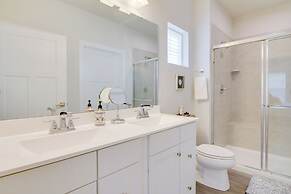 Covered Patio, Grill & Hammock: Frankford Home!