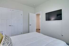 Covered Patio, Grill & Hammock: Frankford Home!