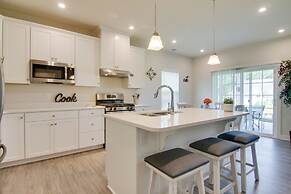 Covered Patio, Grill & Hammock: Frankford Home!