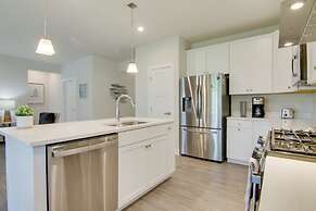 Covered Patio, Grill & Hammock: Frankford Home!