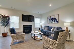 Covered Patio, Grill & Hammock: Frankford Home!