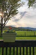 Stowe Vacation Rental w/ Deck & Mountain Views!