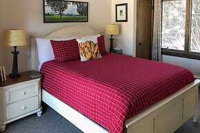 Stowe Vacation Rental w/ Deck & Mountain Views!