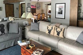 Stowe Vacation Rental w/ Deck & Mountain Views!