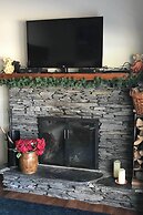 Stowe Vacation Rental w/ Deck & Mountain Views!
