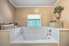 Mt Pleasant Retreat w/ Grill: 10 Mi to Beach