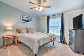 Mt Pleasant Retreat w/ Grill: 10 Mi to Beach