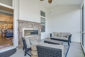 Screened Porch, Outdoor Shower: Millville Villa
