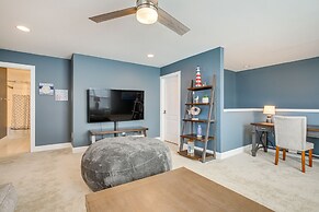 Screened Porch, Outdoor Shower: Millville Villa