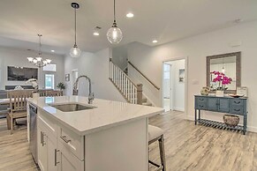 Screened Porch, Outdoor Shower: Millville Villa