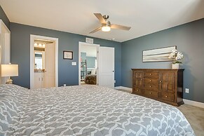 Screened Porch, Outdoor Shower: Millville Villa
