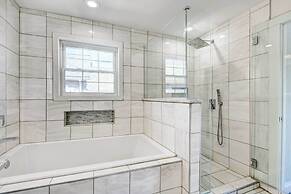 Updated Baltimore Home 8 Mi to Downtown!