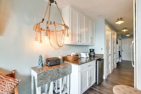 Pool & Ocean Views: Beachfront Condo in Galveston