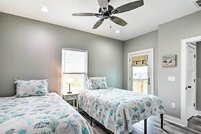 Boat Launch Access: Galveston Home Near Beach!