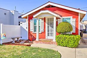 Colorful Long Beach Bungalow w/ Patio & Grill