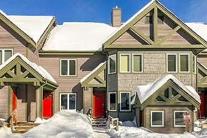 Inviting Ski-in/ski-out Condo at Jay Peak Resort!