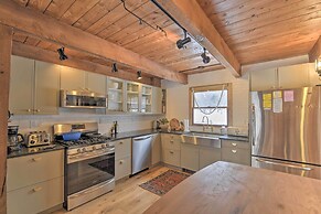 Upscale Montgomery Cabin, Near Jay Peak Resort!