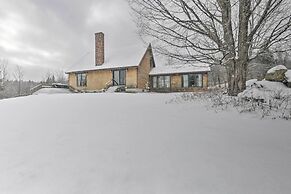 Upscale Montgomery Cabin, Near Jay Peak Resort!