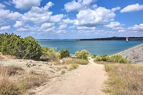 Cozy Canyon Lake Cottage: 1 Mi to Guadalupe River!