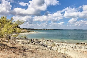 Cozy Canyon Lake Cottage: 1 Mi to Guadalupe River!