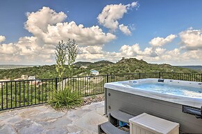 Lakeview Escape w/ Hot Tub, 1 Mi to Canyon Lake