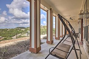 Lakeview Escape w/ Hot Tub, 1 Mi to Canyon Lake