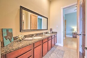 Lakeview Escape w/ Hot Tub, 1 Mi to Canyon Lake
