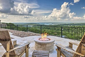Lakeview Escape w/ Hot Tub, 1 Mi to Canyon Lake