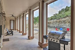 Lakeview Escape w/ Hot Tub, 1 Mi to Canyon Lake