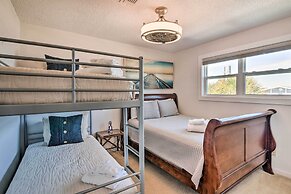 Sea Isle Galveston Getaway < 1 Mile to Beach!