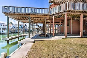 Sea Isle Galveston Getaway < 1 Mile to Beach!