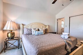 Sea Isle Galveston Getaway < 1 Mile to Beach!