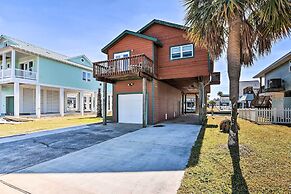 Sea Isle Galveston Getaway < 1 Mile to Beach!