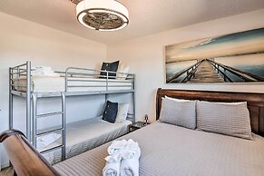 Sea Isle Galveston Getaway < 1 Mile to Beach!