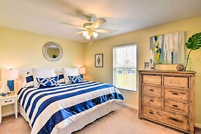 Walk to Sea Isle Beach: Bright Galveston Home!